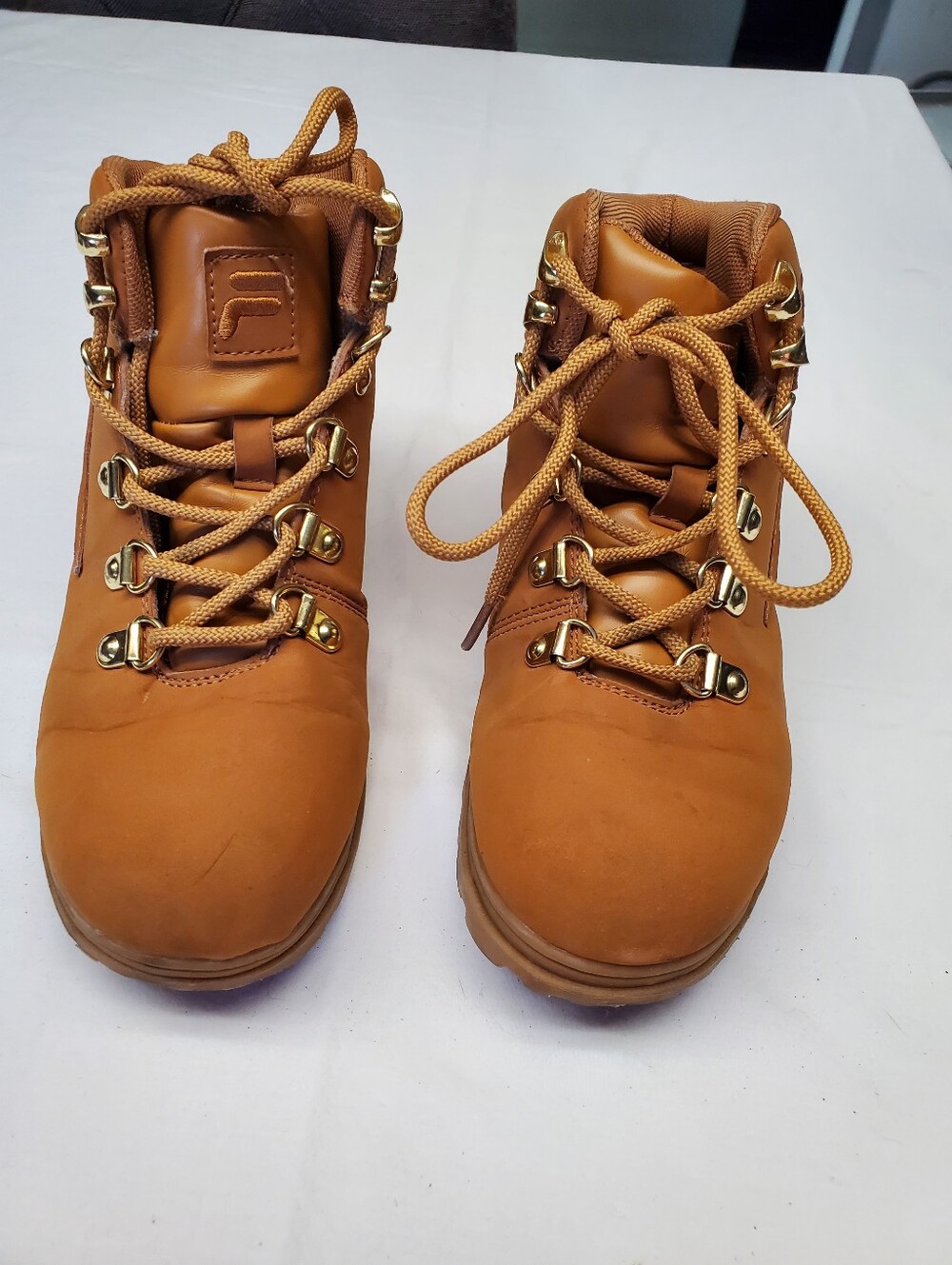 FILA Hiking Boots Youth 4/Wm Wheat Tan Nubuck Gold Hardware Lace Up Ankle EUC